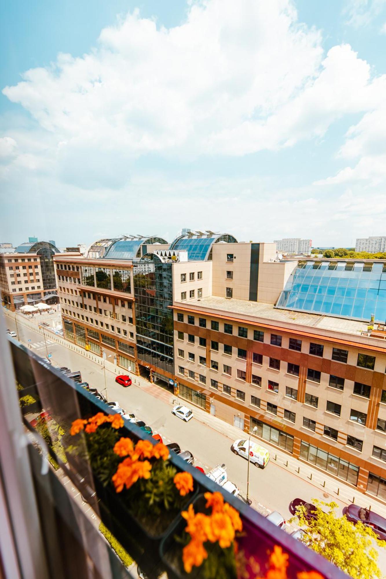 Industrial 9Th Floor Central Apartment With Balcony And Views Warsaw Exterior photo